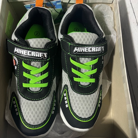 Minecraft Kids Sneakers Size 2 – Green/Black Athletic Shoes – New in Box - Picture 2 of 6